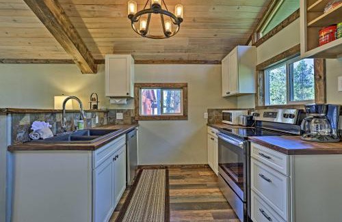 Donnelly House | Donnelly Cabin with Fire Pit 5 Mi to Boat and Ski!