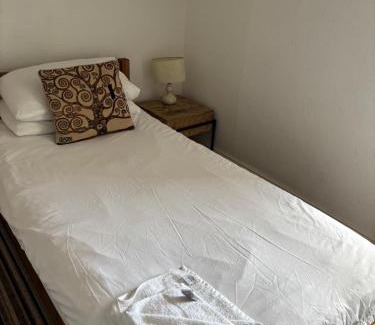 Truro House | Donnington Guesthouse