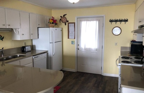 Caswell Beach House | Donovan's Blue Crab Cove