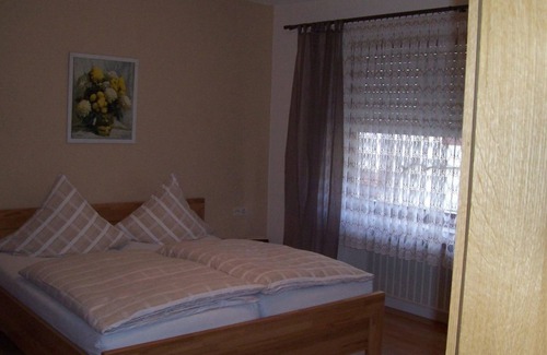 Uerzig Bed & Breakfast | Doppelzimmer Deluxe - Wein- und Gästehaus Gerlach