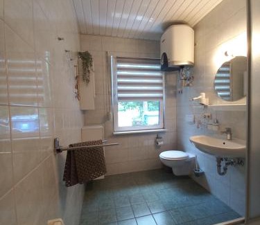 Oberdorla Apartment | Doppelzimmer Duenenhaus UNR 4 strandnah Urlaub Fam Rissel