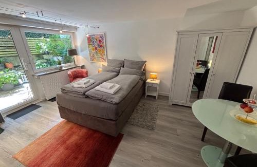 Birkach-Sud Apartment | Doppelzimmer in Stuttgart-Birkach - Nähe Musicals im SI-Zentrum, Messe, Flughafen, Uni Hohenheim