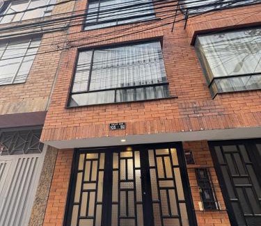 Engativa House | Dorado Inn - Cerca al Aeropuerto - Habitación 202