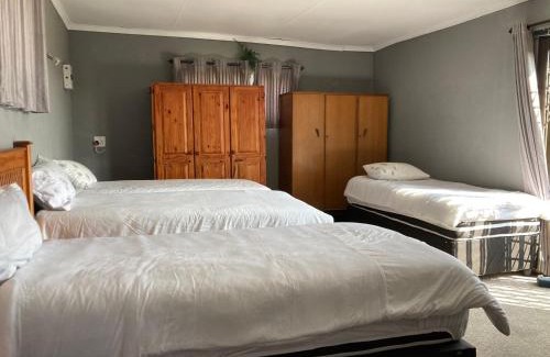 Govan Mbeki House | Doringdraad Lodge Room Rafiki