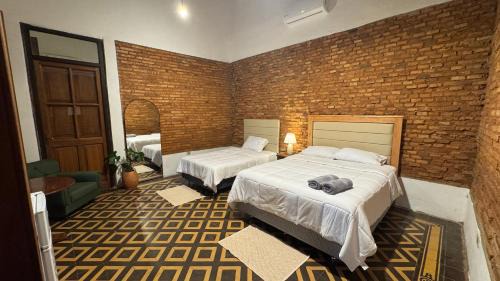 Asuncion Apartment | Dos habitaciones en casa colonial familiar con piscina en el centro de Asunción