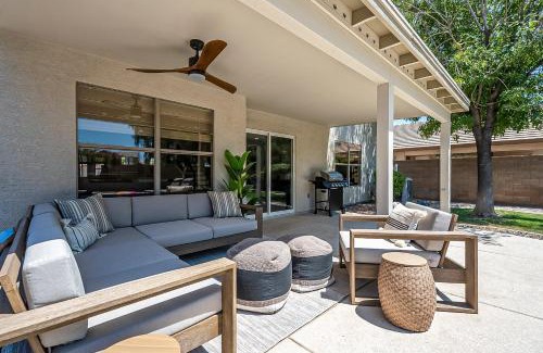 Neely Farms House | Dos Palmas Gilbert Poolside Retreat
