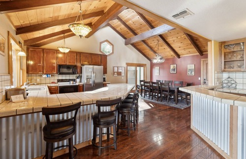 Groveland House | Dos Pinos - Spacious Lakefront Cabin w/Game Room by Yosemite Region Resorts