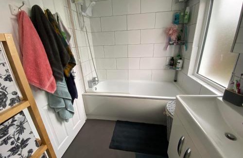 Sudbury House | Double Bedroom in Sudbury Hill Wembley - 10 mins from Wembley Stadium