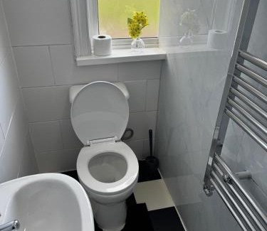 Salford House | Double-Bedroom in the Heart of Salford Manchester GCSW1 Perfect for Short Stays