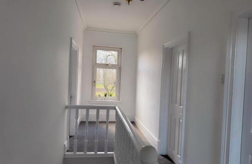 Salford House | Double-Bedroom in the Heart of Salford Manchester GCSW3 Perfect for Short Stays