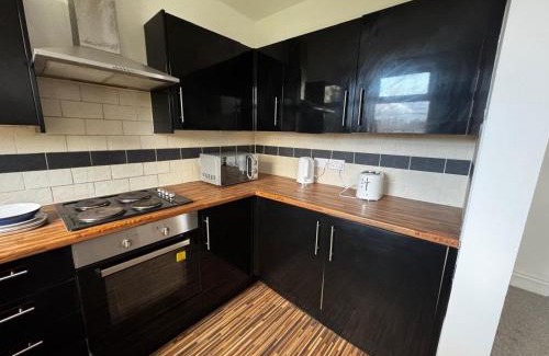 Salford House | Double-Bedroom in the Heart of Salford Manchester GCSW3 Perfect for Short Stays