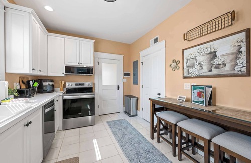 Williamstown House | Double Game Rooms! - 4BR Only 7 Min to Ark