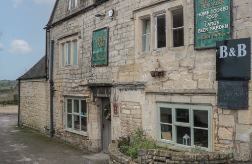 Stroud Cottage | DOUBLE ROOM 2, romantic in Whiteshill
