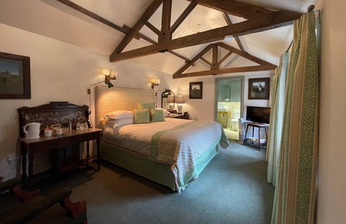 Crayke House | Double room-Ensuite with Shower-Super King Field
