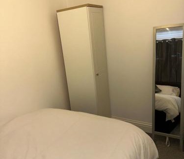 Basildon House | Double Room in a cosy house in Pitsea