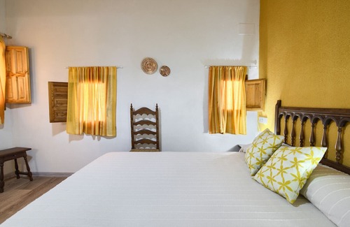 Ejulve House | Double room-Private Bathroom-Mountain view-Amarilla
