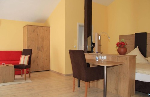 Wasserliesch House | Double room with balcony shower/WC - Cat. COMFORT - Waldhotel Albachmühle