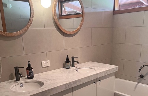 Bundalong House | Double Waterfront,SandyBeach,Jetty