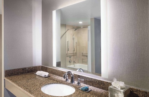 St. Johns Hotel | DoubleTree by Hilton Austin