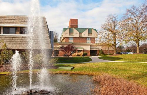 Pikesville Hotel | DoubleTree By Hilton Baltimore North Pikesville