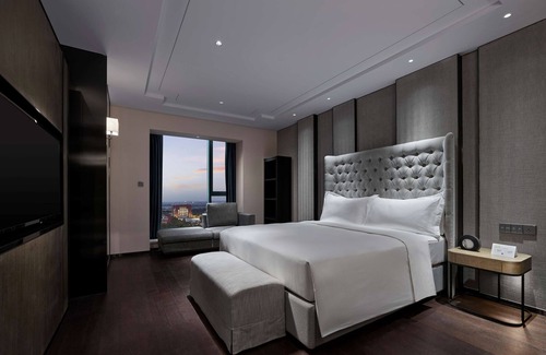 Lianchi District Hotel | DoubleTree by Hilton Baoding