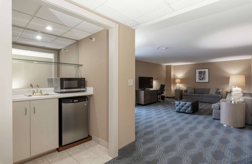 Bloomington Hotel | Doubletree by Hilton Bloomington - Minneapolis South