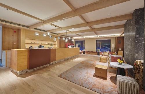 Changbai Mountain North Slope Hotel | DoubleTree by Hilton Changbaishan Hot Spring