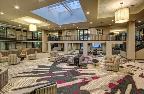 Decatur Hotel | DoubleTree by Hilton Decatur Riverfront