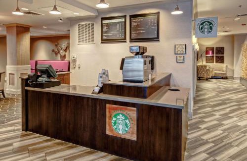 Decatur Hotel | DoubleTree by Hilton Decatur Riverfront