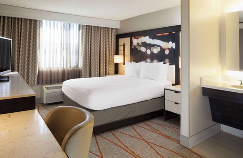 Northfield Hotel | DoubleTree by Hilton Denver Central Park