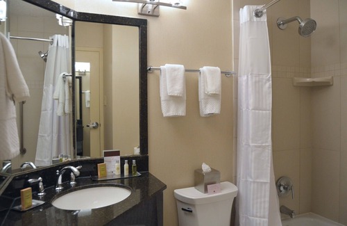 Northfield Hotel | DoubleTree by Hilton Denver Central Park