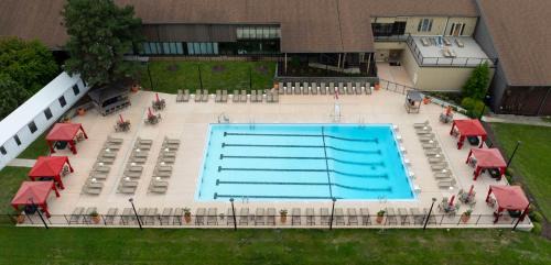 Chesterfield Hotel | DoubleTree by Hilton Hotel St. Louis - Chesterfield