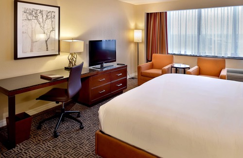 Chesterfield Hotel | DoubleTree by Hilton Hotel St. Louis - Chesterfield