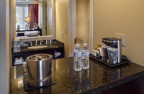 Chesterfield Hotel | DoubleTree by Hilton Hotel St. Louis - Chesterfield