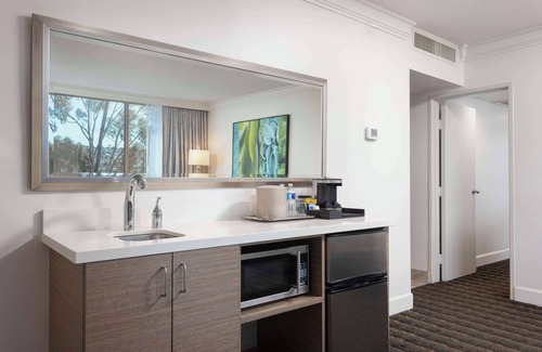 Roseville - Fleet Ridge Hotel | DoubleTree by Hilton San Diego Bayside