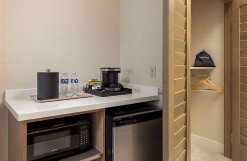 Roseville - Fleet Ridge Hotel | DoubleTree by Hilton San Diego Bayside