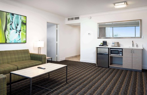 Roseville - Fleet Ridge Hotel | DoubleTree by Hilton San Diego Bayside