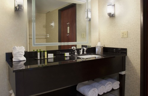 Bentonville - Fayetteville Hotel | DoubleTree by Hilton Springdale