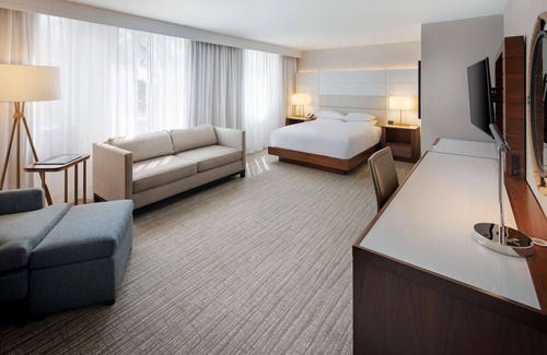 Deerfield Beach Hotel | DoubleTree by Hilton Deerfield Beach Boca Raton