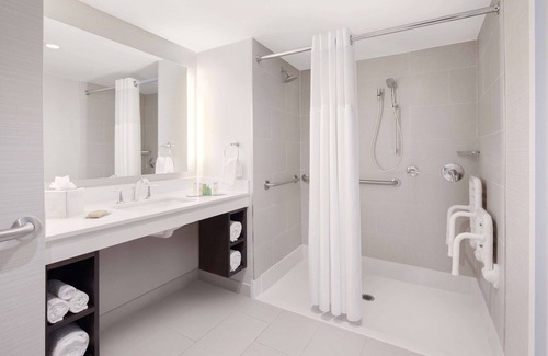 Deerfield Beach Hotel | DoubleTree by Hilton Deerfield Beach Boca Raton