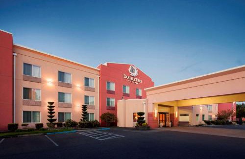 Vancouver Hotel | DoubleTree by Hilton Vancouver