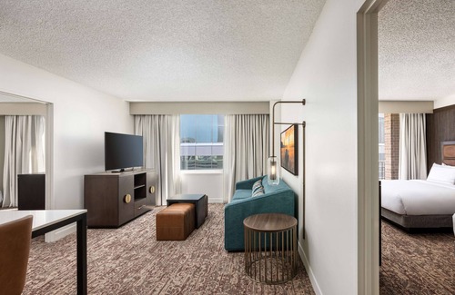 Capitol District Hotel | DoubleTree Suites by Hilton Austin Downtown Capitol
