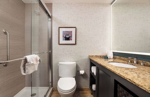 Capitol District Hotel | DoubleTree Suites by Hilton Austin Downtown Capitol