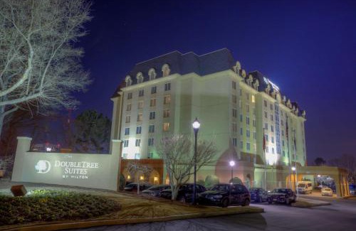 Atlanta Hotel | Doubletree Suites by Hilton at The Battery Atlanta