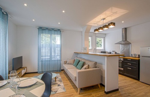 Port of Caen Apartment | Douces Nuits Caennaises - City center apartment with free private parking