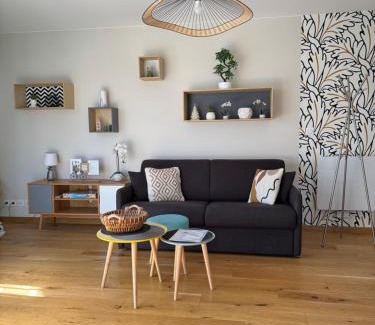 Republique - Tolstoi Apartment | Douceur lyonnaise, Villeurbanne