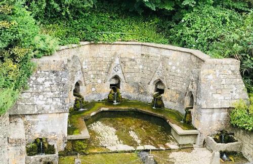 Stroud House | Dove Cottage