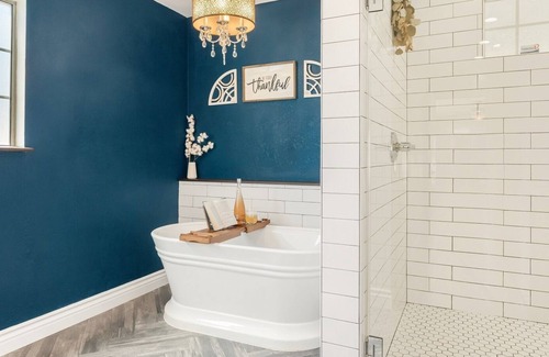 Murrieta House | Dove Creek Retreat-2 1/2 Acres w/Pool & Jacuzzi