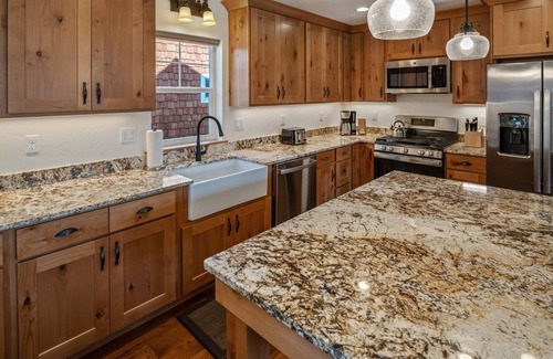 Dover Bay House | Dover Bay | Sleeps up to 10 | Private Hot Tub