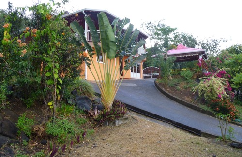 Pointe-Noire Apartment | Down pretty villa with its booth